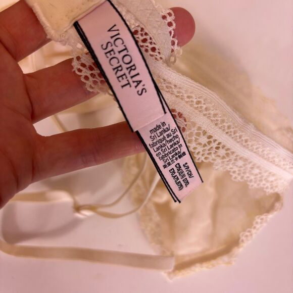 Victoria's Secret Ivory Sheer Lace Triangle Bralette Bra Small - Picture 6 of 6